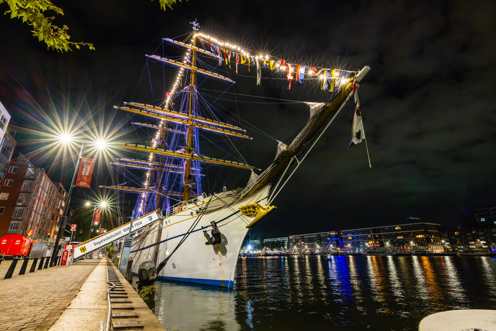 Verlichte tall ships bij nacht, SAIL IJmuiden